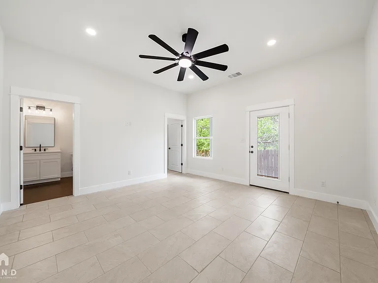 247 Princeton Ave #202 — Photo 7