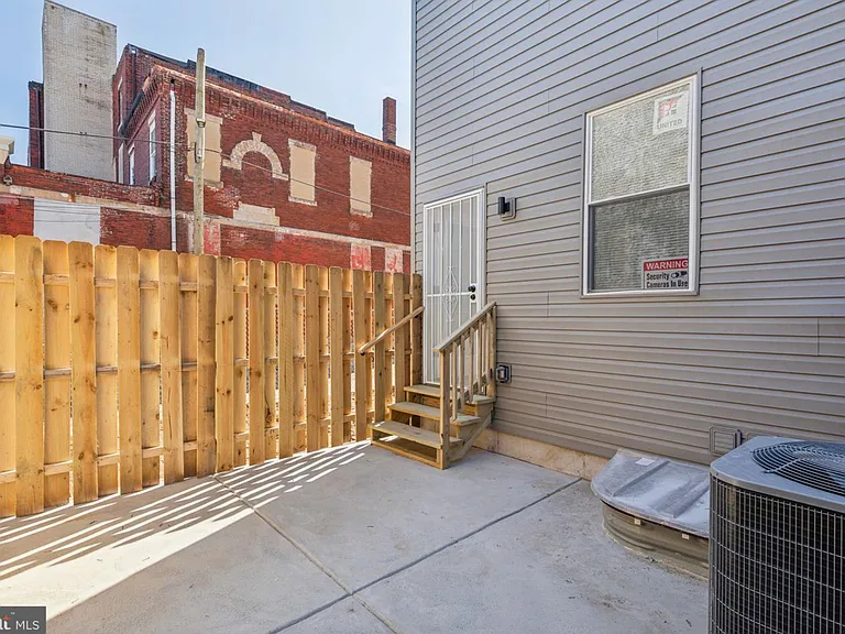 415 W York St #1 — Photo 12