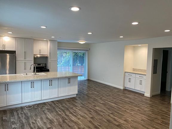 2nd image of 1424 Greenfield Ave APT 8