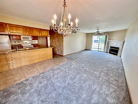 4th image of 4944 Rolex Pkwy #0