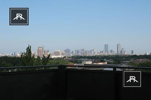 Building Photo 4