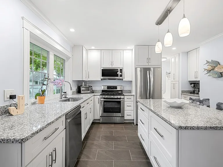 3-3A Warren Ave #2 — Photo 10