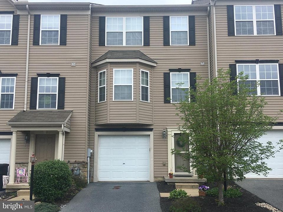 1st image of 132 Knollwood Dr