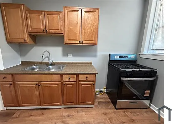 4 bed, $2,249 — Photo 4