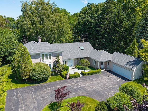 2nd image of 29 Whitestone Ln
