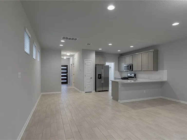 2020 Pecan Island Dr — Photo 3