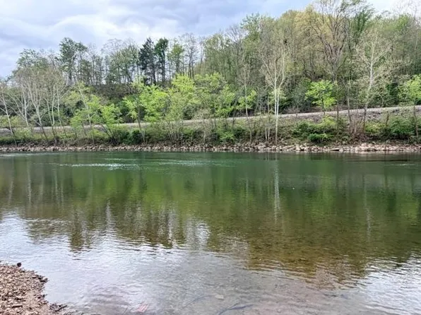 South Dr, Alderson, WV 24910