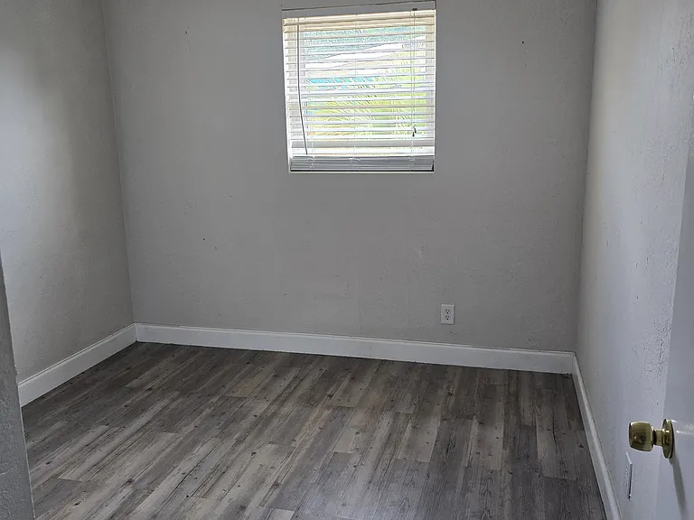 1223 Madison Ave — Photo 18
