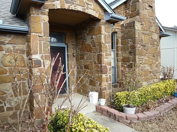 New Roof, New Paint, New Kitchen and Bath Floors