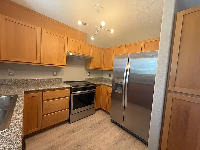 450 Midway Rd #15 — Photo 7