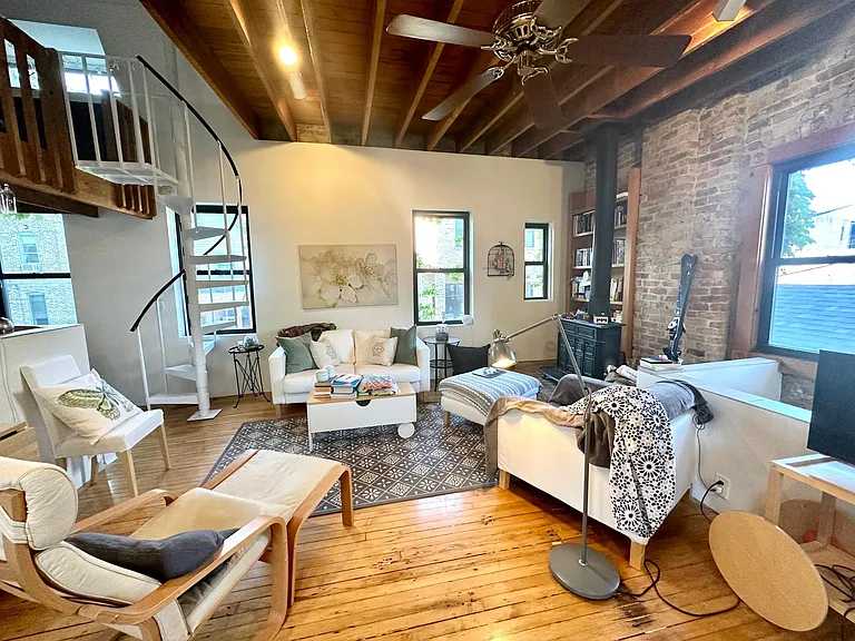 2129 W Le Moyne St #COACH HOUSE — Photo 19
