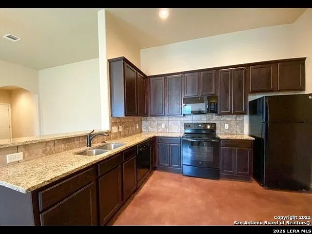 3 bed, 2.0 bath, 1370 sqft, $1,450 — Photo 2