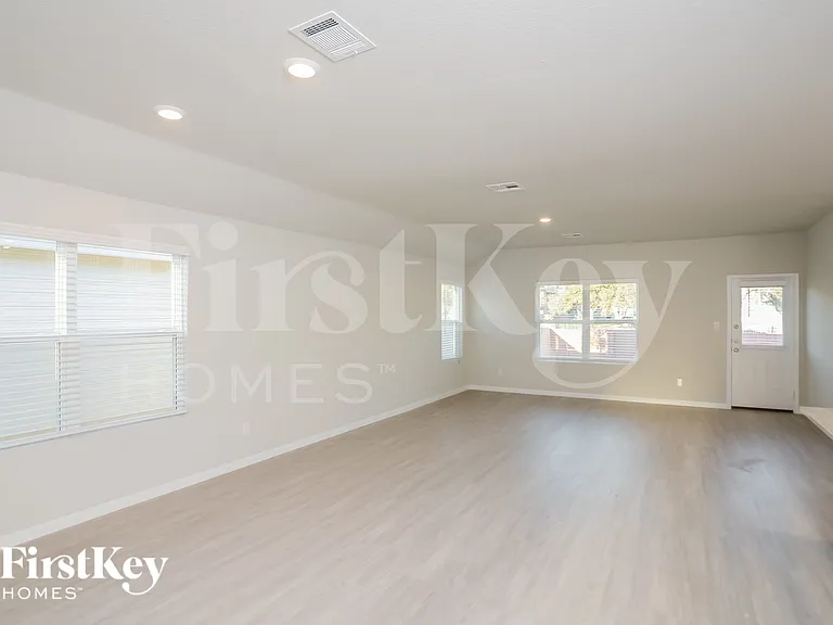 1839 Morse Way — Photo 2