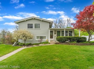 617 Sweetbriar, Milford, MI 48381