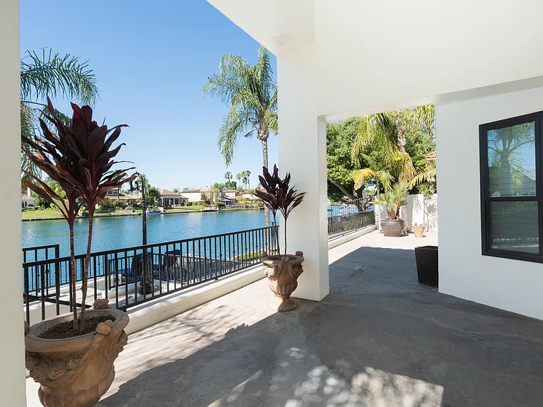 2589 W Lake Van Ness Cir — Photo 48