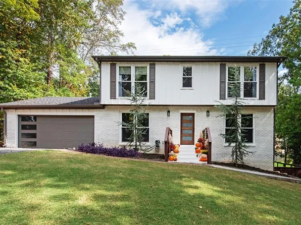 7249 Thornhill Ln, Atlanta, GA 30328