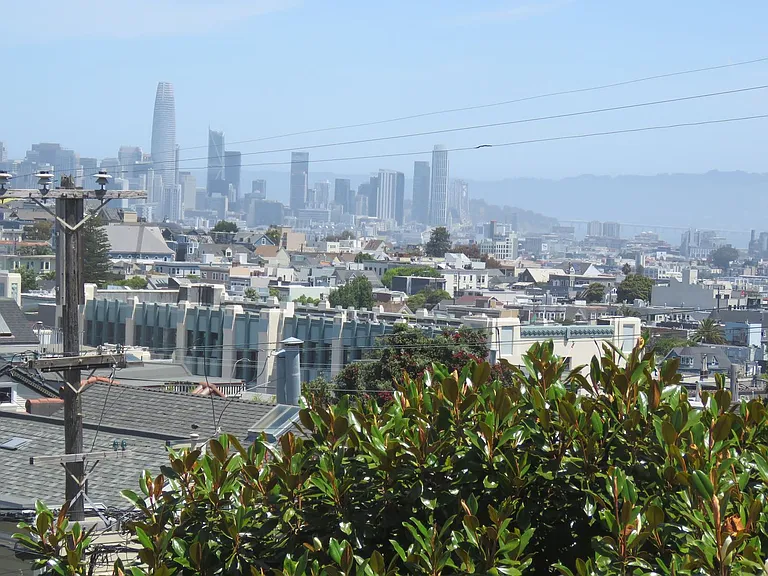 1714 Castro St — Photo 41