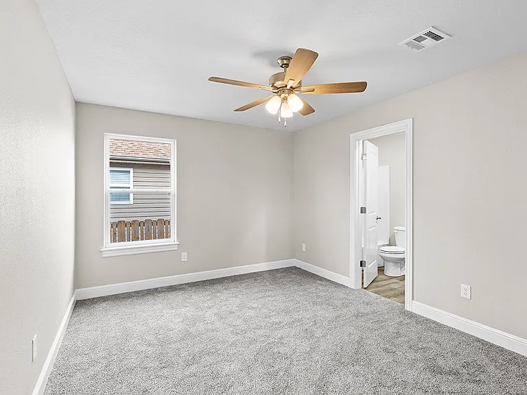 2331 S Willard Ave — Photo 10