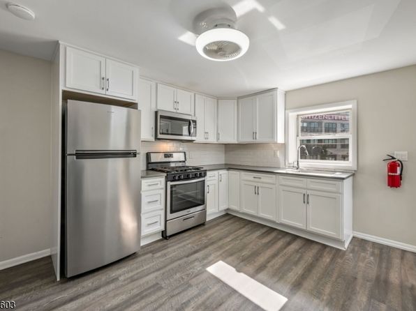 388 Main St