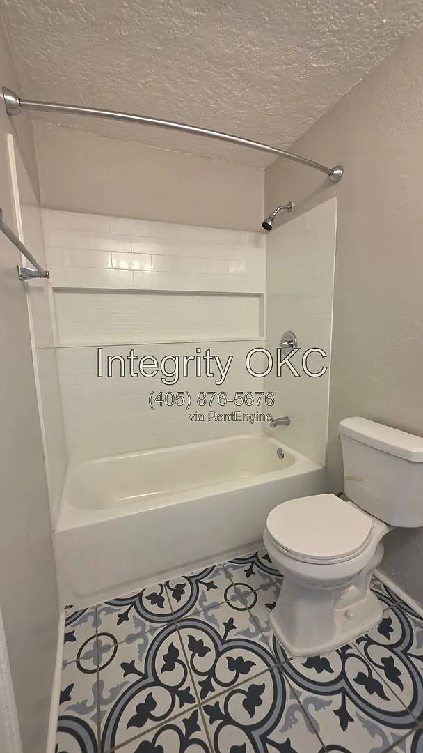 2 bed, 1.0 bath, $1,450 — Photo 3