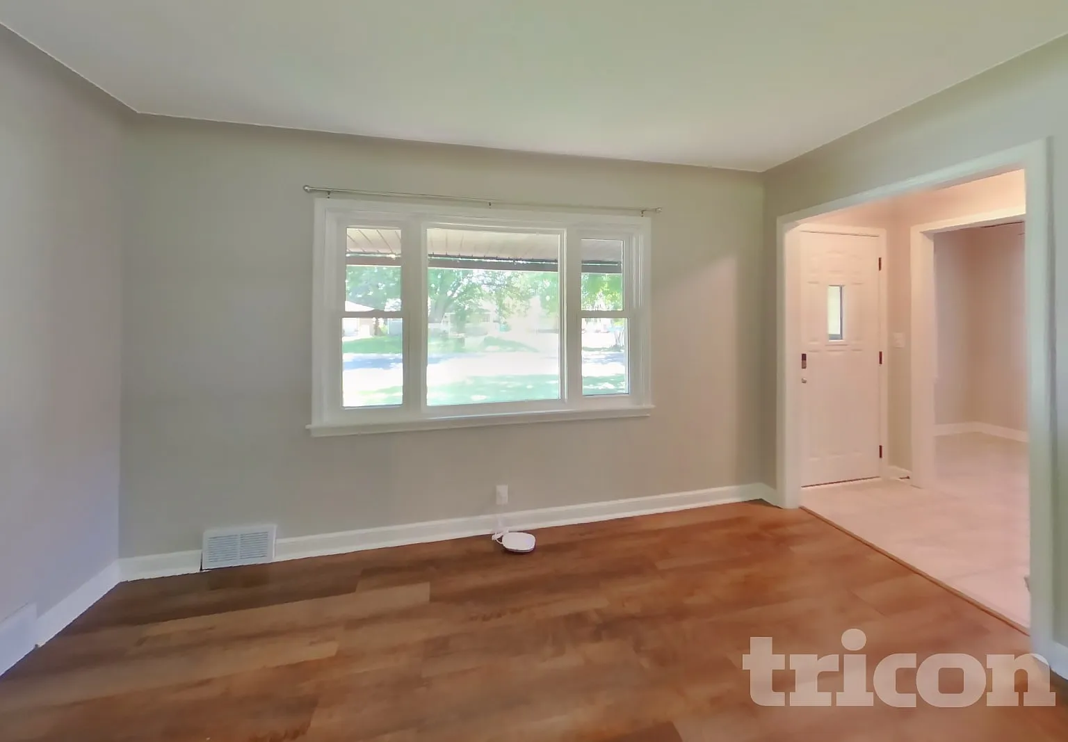 3809 Hampshire Avenue N Crystal MN — Photo 3