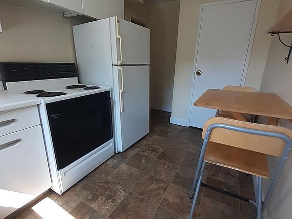 4th image of 221 Medway St APT 2A