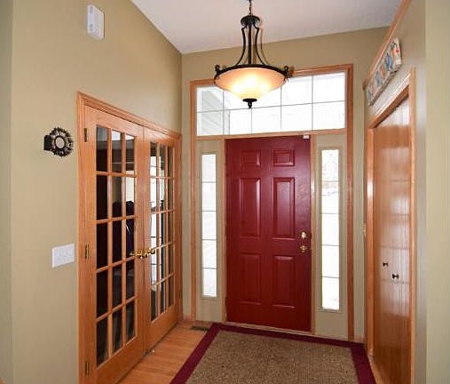 2nd image of 5019 Ladyslipper Ave N
