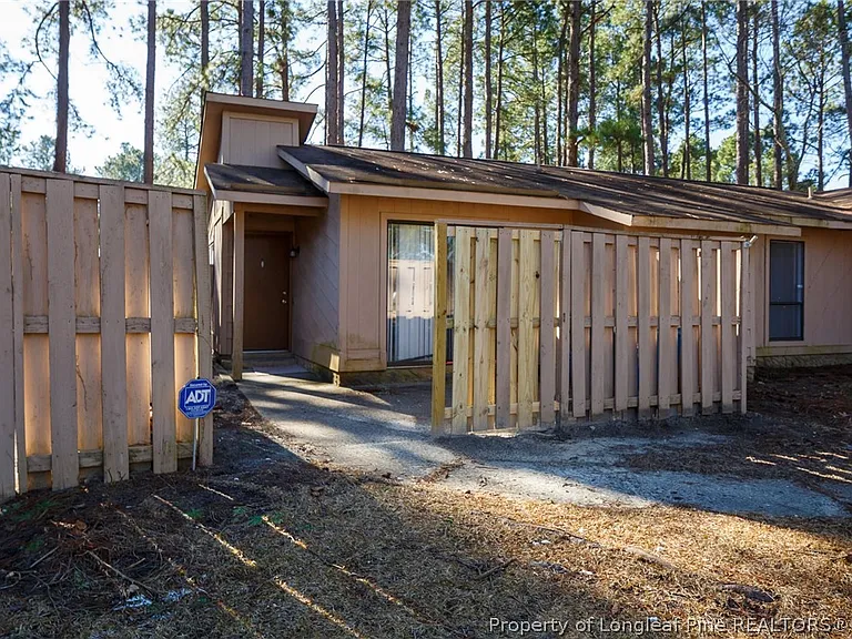 613 Mosswood Ln — Photo 3
