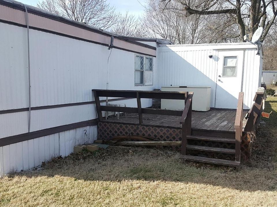 2nd image of 28 English Village Park