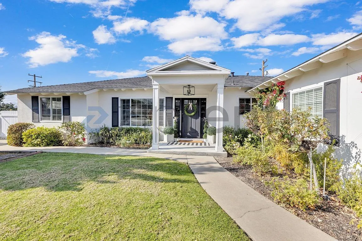 3 bed, 1.5 bath, 1639 sqft, $5,500 — Photo 1