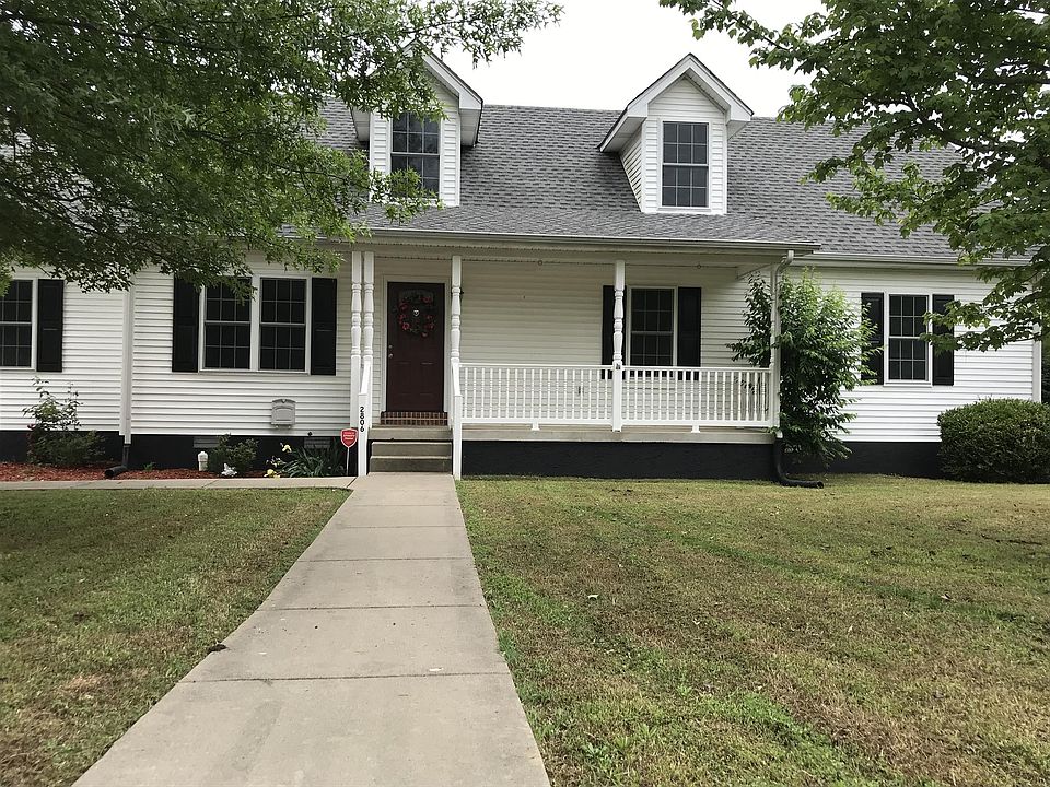 1st image of 2806 Henderson Ln