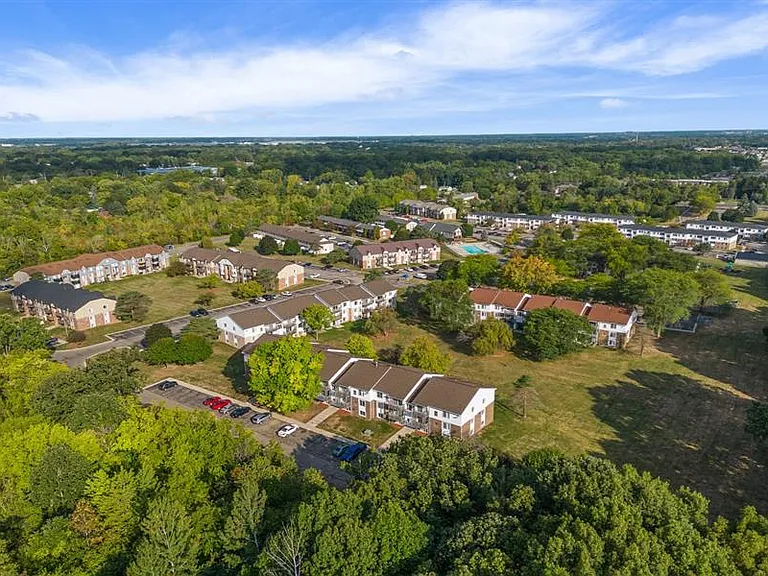 Residences at Grand Blanc Apartments - Grand Blanc, MI — Photo 55