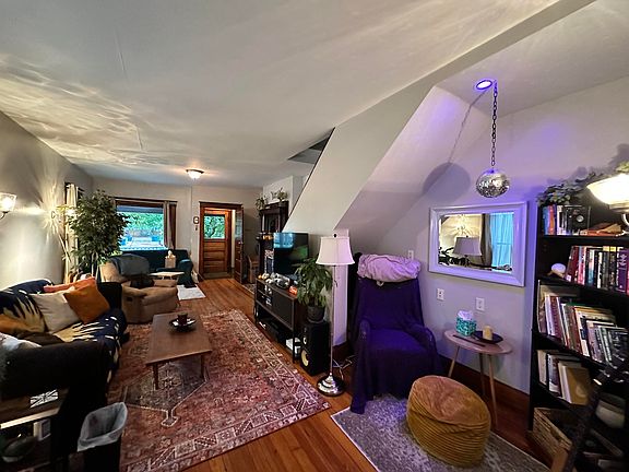 4th image of 712-714 W Lovell St #712-714