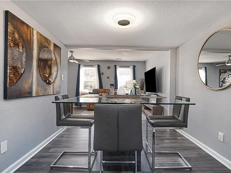 5900 Clear Springs Ct — Photo 5