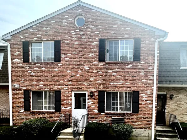 36 Sharon Road APT 12, Waterbury, CT 06705