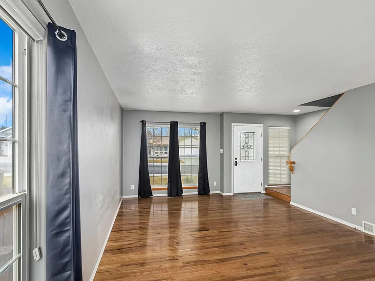 624 Greentree Way — Photo 3