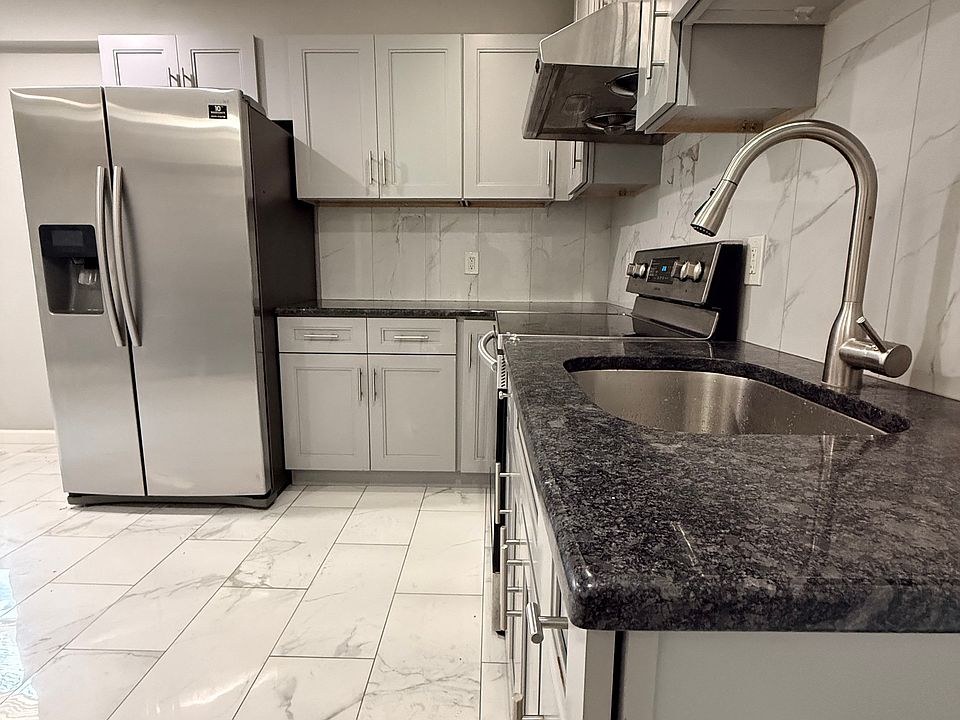 1st image of 2108 Ridge Ave APT B