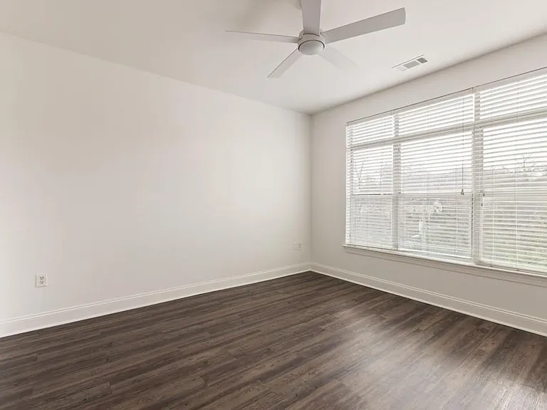 840 United Ave SE #415 — Photo 16