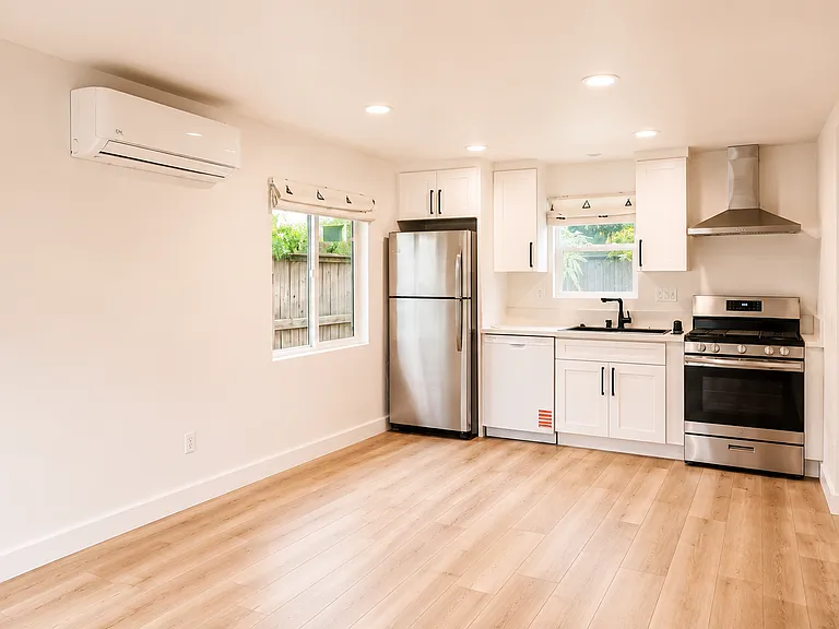 6055 Bonner Ave — Photo 2