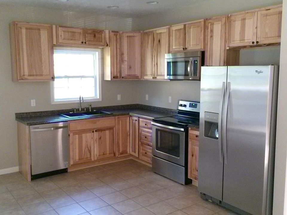 2nd image of 1125 Long St
