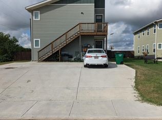 802 Hallie Cv UNIT B, Lockhart, TX 78644