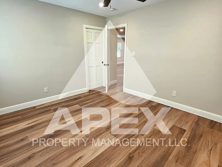 7306 Deane Hill Dr — Photo 19