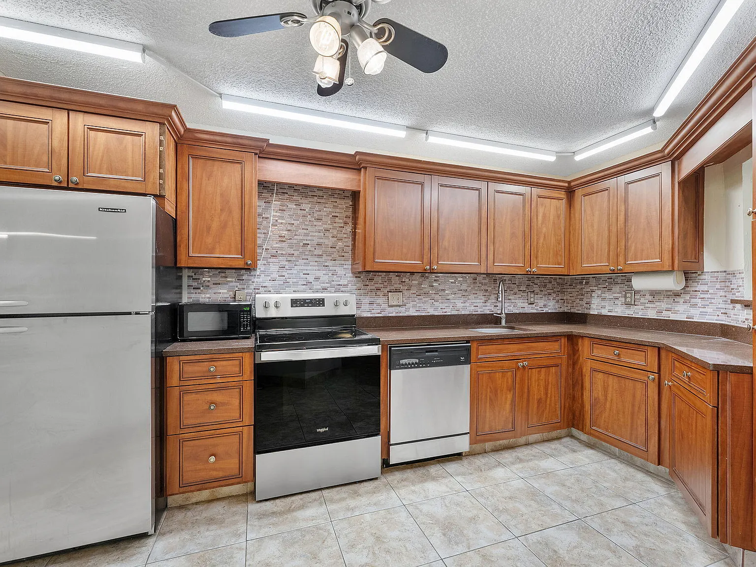 2 bed, 1254 sqft, $2,450 — Photo 4