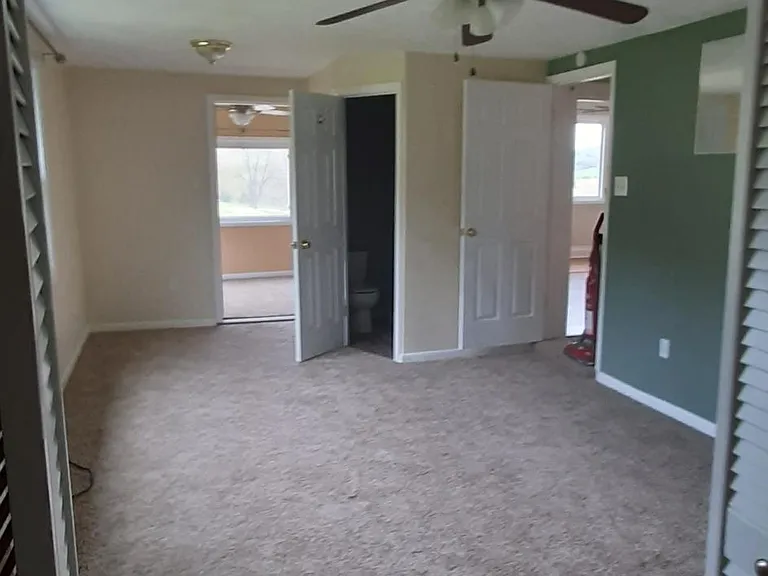121 McKenna Ln — Photo 11