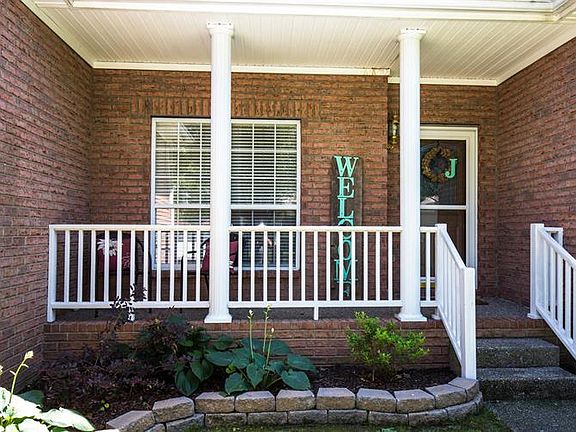 3rd image of 208 Holly Ln