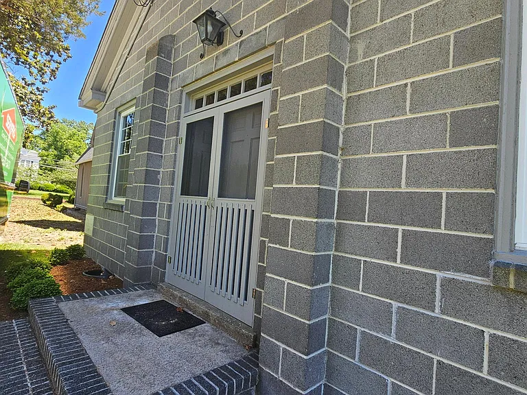 204 S King St — Photo 17