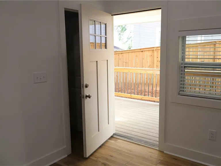 5120 Railroad Ave — Photo 5
