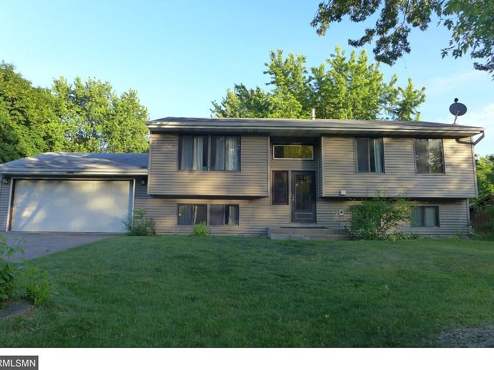 1st image of 3049 Camelot Dr