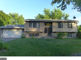 3049 Camelot Dr, Woodbury, MN 55125