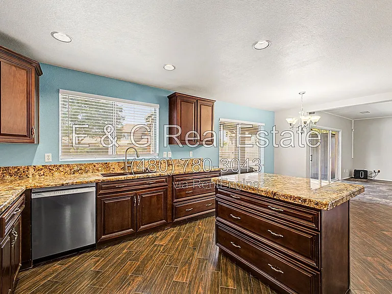 19424 N 33rd Pl — Photo 15